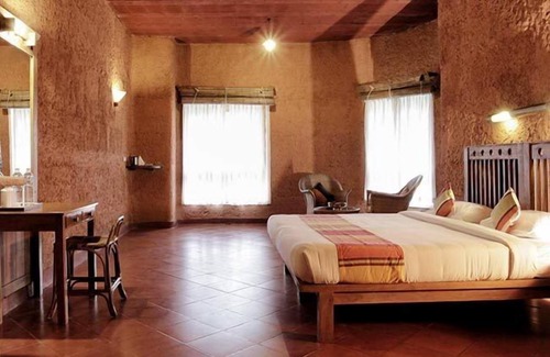 Vellamunda Hotel | Banasura Hill Resort