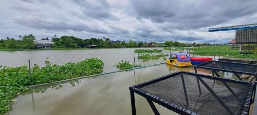 Sam Phran House | Banbangei Riverside Poolvilla