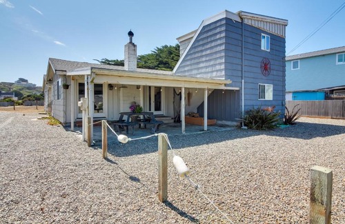 Bandon House | Bandon Home with Patio, Steps to South Jetty Park