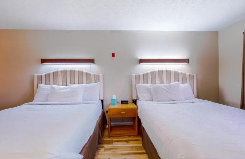 Baneberry Hotel | Baneberry Inn 3