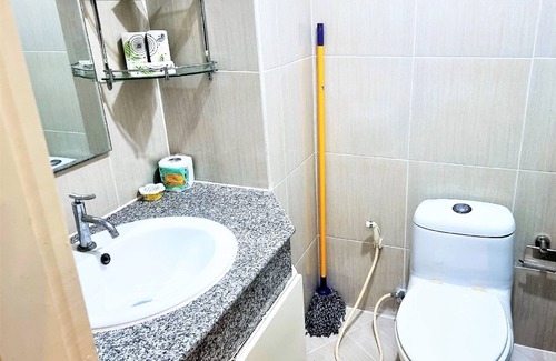 Bang Sare Apartment | Bang Saray - lake & pool views