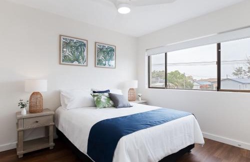 Soldiers Point Apartment | Bangalee 3 Fantastic Waterfront Unit with Pool WI FI and Chromecast