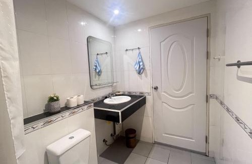 Samut Sakhon Apartment | Bangsaray Beach Condo B220 บางเสร่ บีช