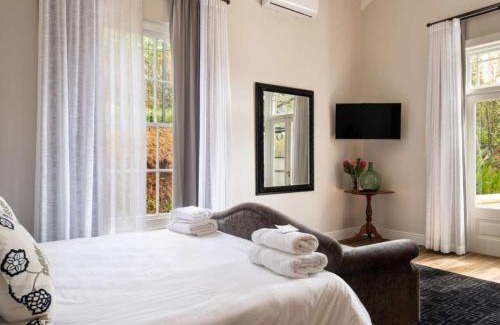Cape Winelands Bed & Breakfast | Banhoek Corner Guesthouse