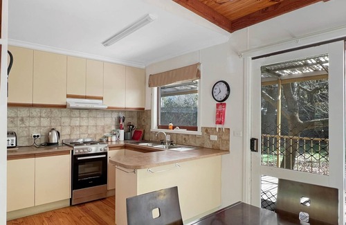 Halls Gap House | Banksia Cottage, 2Br Cottage Great Location close to walking tracks