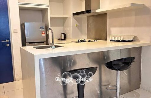 Kampung Sembulan Baru Apartment | Banyan Homestay @ Sutera Avenue