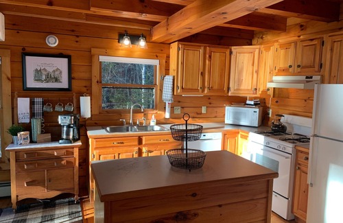 Bar Harbor House | Bar Harbor Oceanfront Log Cabin 10 min to Acadia National Park
