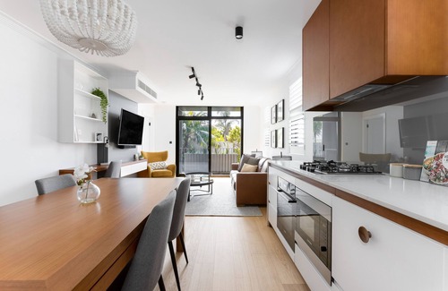 Millers Point Apartment | Barangaroo Park Apartments by Urban Rest