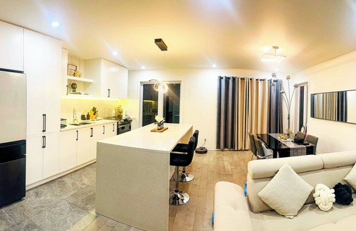 Saint-Hubert House | Baraqah Residence Gorgeous 5BD+2Prk Home 15min-MTL