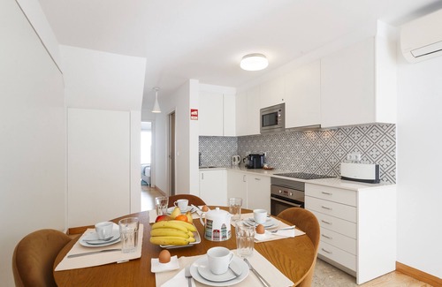 Santa Engracia Apartment | Barbadinhos Apartments in Lisbon Historic Neighborhood