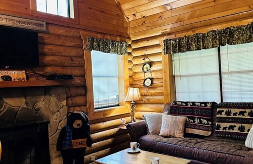 Blairsville Cabin | Bare Necessities-Gorgeous Two-Story Cabin in the North Georgia Mountains!