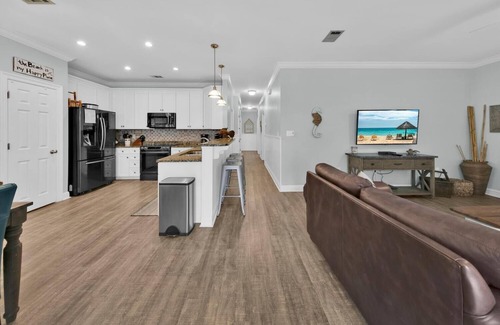 Seacrest Beach House | Barefoot Bungalow-Cozy Retreat, Seacrest 30A Pet Friendly,4 Bikes,6 beach chairs