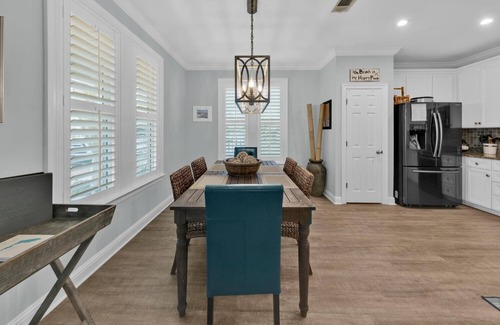 Seacrest Beach House | Barefoot Bungalow-Cozy Retreat, Seacrest 30A Pet Friendly,4 Bikes,6 beach chairs