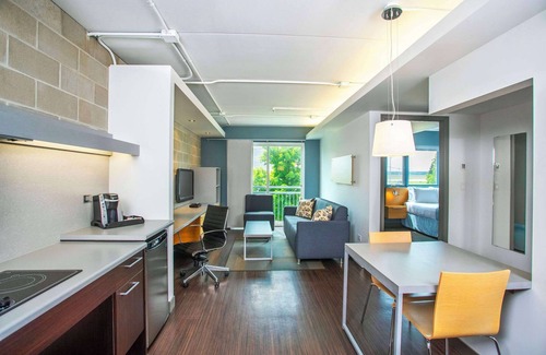 Portage La Prairie Hotel | Barker Suites Southport