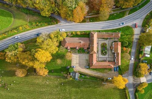 Pickering House | Barn Cottage - Uk49959