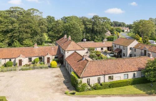 Pickering House | Barn Cottage - Uk49959