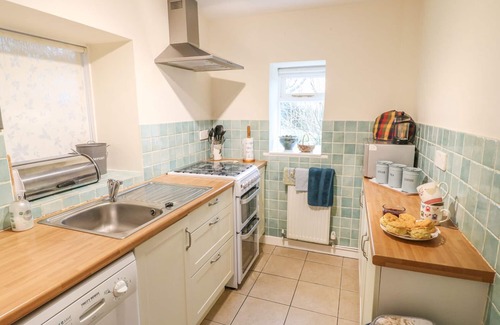 Matlock Cottage | BARN CROFT COTTAGE, pet friendly, character holiday cottage in Elton