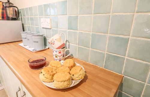 Matlock Cottage | BARN CROFT COTTAGE, pet friendly, character holiday cottage in Elton