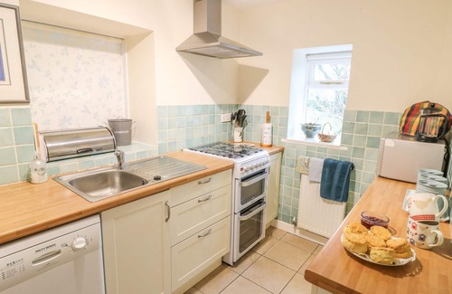 Matlock Cottage | BARN CROFT COTTAGE, pet friendly, character holiday cottage in Elton