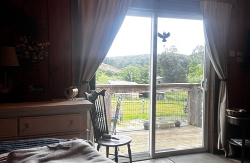 Mouth of Wilson Apartment | Barn Loft on Horse Farm near Grayson Highlands