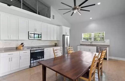 Seven Points House | Barndo at the Lake