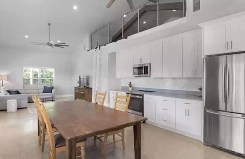 Seven Points House | Barndo at the Lake