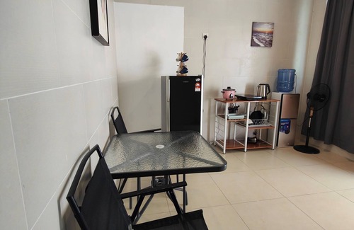 Downtown George Town House | Barnett Georgetown Near Island Hospital Room 2