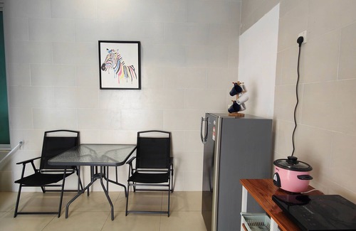 Downtown George Town House | Barnett Georgetown Near Island Hospital Room 2