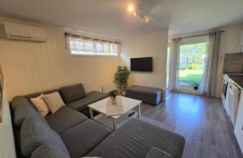 Tromsdalen Apartment | Barnevennlig leilighet nær båthavn og sentrum