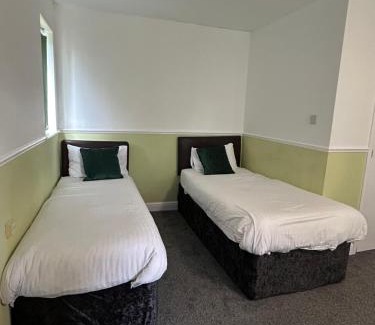 Wolverhampton Hotel | Barons Court Hotel