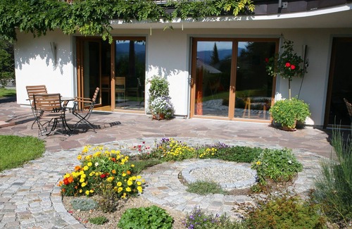 Weiler-Simmerberg Condo | Barrier-free Allgäuwinkel holiday home - free space for up to 14+2 people