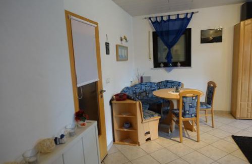 Sankt Wendel Apartment | Barrierefreie Ferienwohnung Mit Terrasse Und Überdachtem Grillplatz Und Garten Zur Gemeinschaftlichen Nutzung