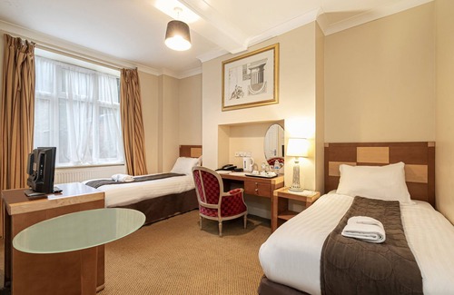 Crawley Hotel | Barrington Lodge