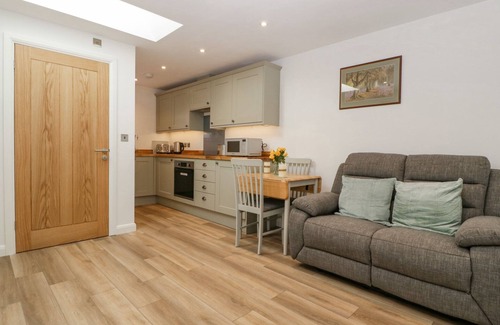 Winterborne Stickland Cottage | BARROW LODGE, pet friendly, with a garden in Blandford Forum
