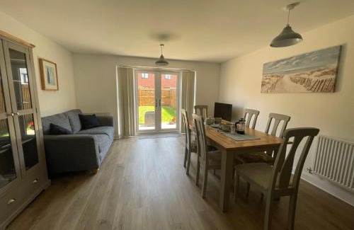 Barry Apartment | Barry Waterfront Stays - ENTIRE 3 BED PROPERTY