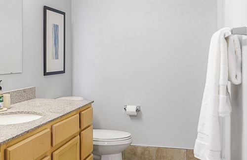 Downtown Indianapolis Apartment | Barsala l Gorgeous studio in the heart of Upper Canal