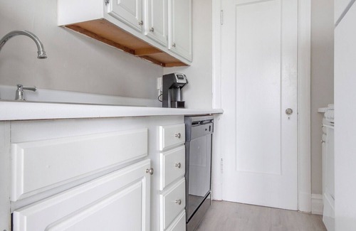 Central West End Apartment | Barsala l Modern Studio in the Heart of St. Louis Just Steps from Forest Park