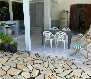 Bouillante Apartment | Bas de villa Courbaril