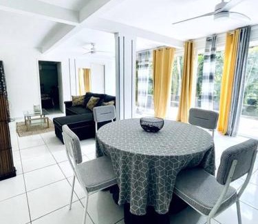 Lamentin Apartment | Bas de villa F2 clôturé avec jardin au Lamentin
