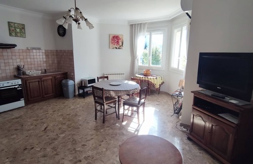 Le Revest-les-Eaux Villa | Bas de Villa T3 - Proche Toulon, Au Calme, Avec Vue Panoramique