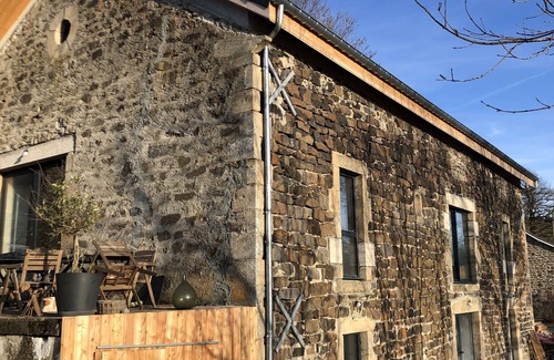 Saint-Front House | Basalte Gite Entièrement Rénové Avec vue Exceptionnelle sur le Mont Mézenc