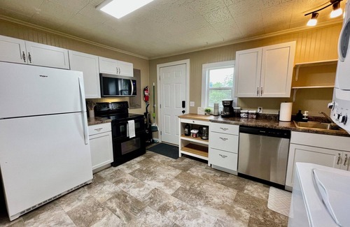 Rapid City House | Basecamp Retreat Mtn Vibes Near DT & Hwy 16