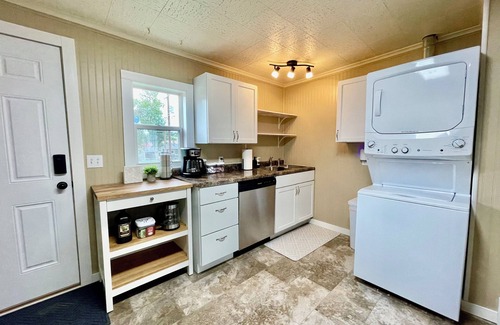 Rapid City House | Basecamp Retreat Mtn Vibes Near DT & Hwy 16