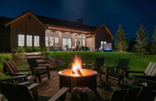 Driggs House | Basecamp Stays - Lux Teton Lodge Privacy & Hot Tub