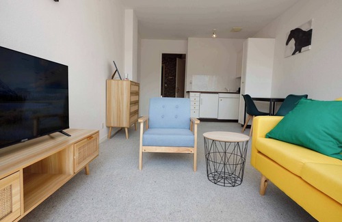 Sihlfeld Apartment | Basic & Cozy Zurich Studio , Central & Walkable