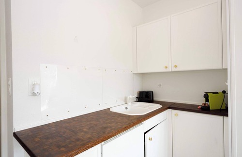 Sihlfeld Apartment | Basic & Cozy Zurich Studio , Central & Walkable