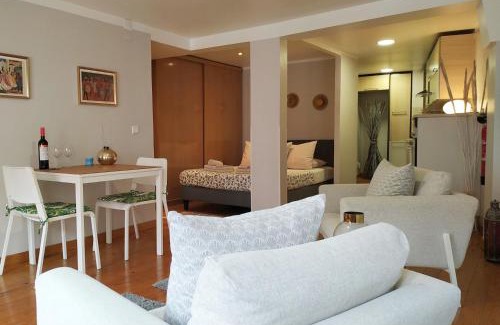 Alfama Apartment | Basilico Apartments