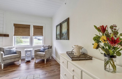 Swanton House | Bask in the Pond View of Room 5, Lake Access, Golf