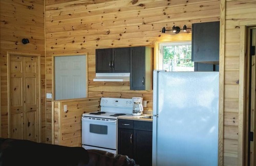 Kenora Cabin | Bass Bay Cabin - Lakewood Park Cabins