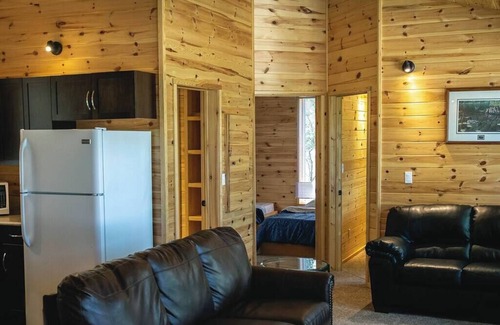 Kenora Cabin | Bass Bay Cabin - Lakewood Park Cabins